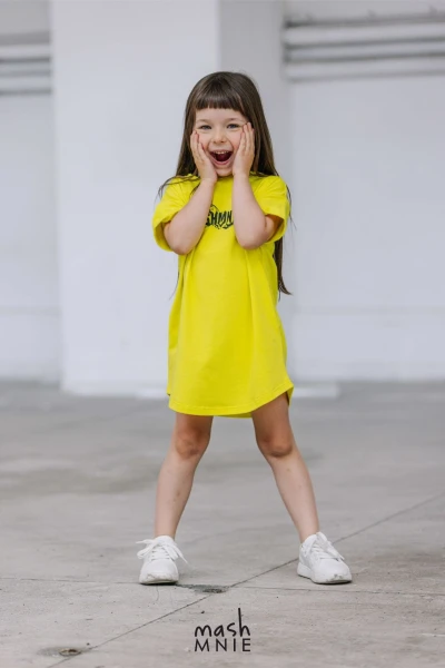 T-shirtowa sukienka MASH MNIE neonowo żółta - maWer Fashion