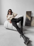 Sweter damski OLAVOGA ASHLEY 2023 beż - maWer Fashion