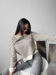 Sweter damski OLAVOGA CAMILA 2023 szary - maWer Fashion