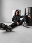 Sweter damski OLAVOGA YUKIO 2023 czarny - maWer Fashion