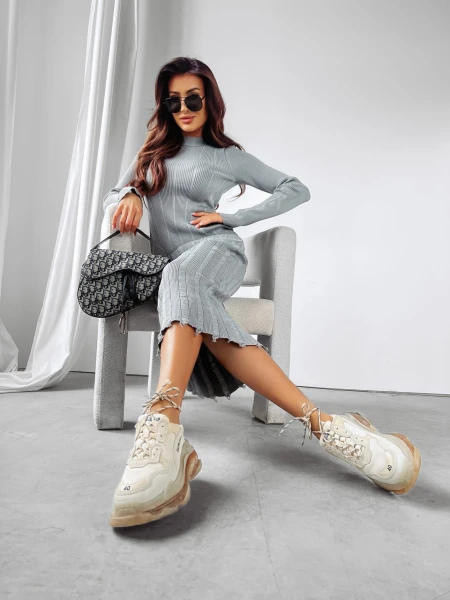 Sukienka OLAVOGA BITSY 2024 szara  –  maWer Fashion