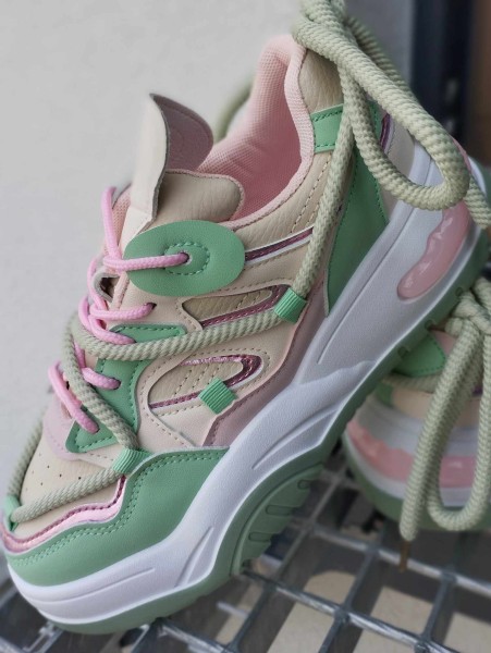 Buty sneakersy damskie z ozdobną sznurówką