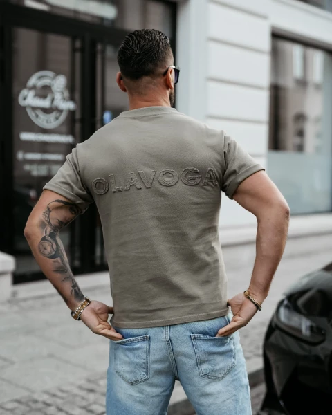 T-shirt męski OLAVOGA SHADOW LUXE 2025 khaki - maWer Fashion
