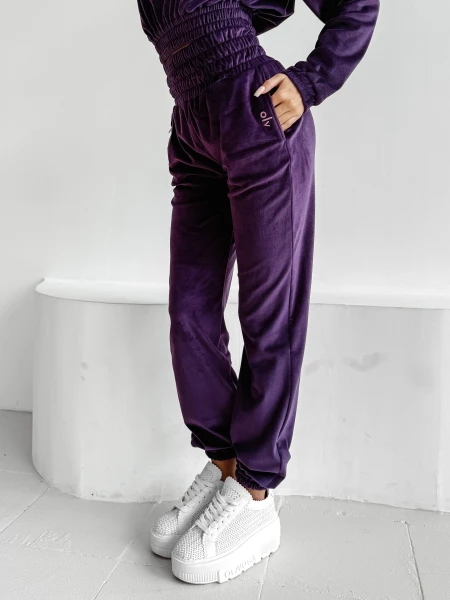 Welurowy komplet damski OLAVOGA VELVET STORM 2025 plum - maWer Fashion