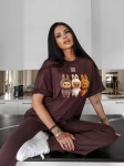 T-shirt damski OLAVOGA HEART SIDE 2025 brąz - maWer Fashion
