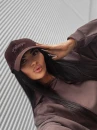 Czapka damska OLAVOGA VIROIC 2025 brąz - maWer Fashion