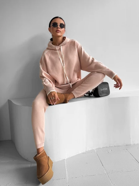 Komplet damski OLAVOGA LAROSE 2025 beż - maWer Fashion