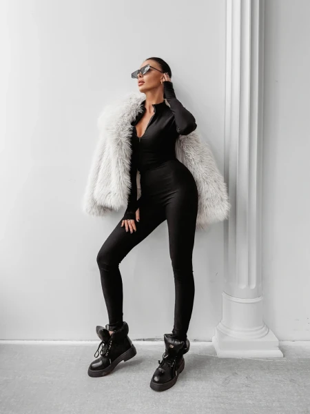 Kombinezon damski OLAVOGA TIMELESS EMBER 2025 czarny - maWer Fashion