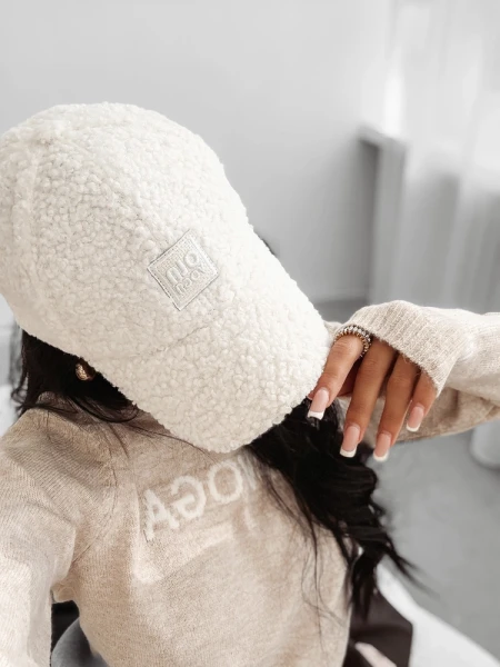 Czapka damska OLAVOAGA SAAL 2025 ecru - maWer Fashion