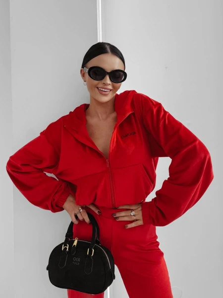 Welurowy komplet damski OLAVOGA VELVET WOOD 2025 czerwień - maWer Fashion