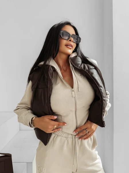 Kamizelka damska OLAVOGA PUFF CLOUD 2025 brązowa - maWer Fashion