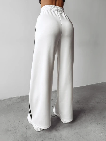 Spodnie damskie OLAVOGA DELINE 2025 ecru - maWer Fashion