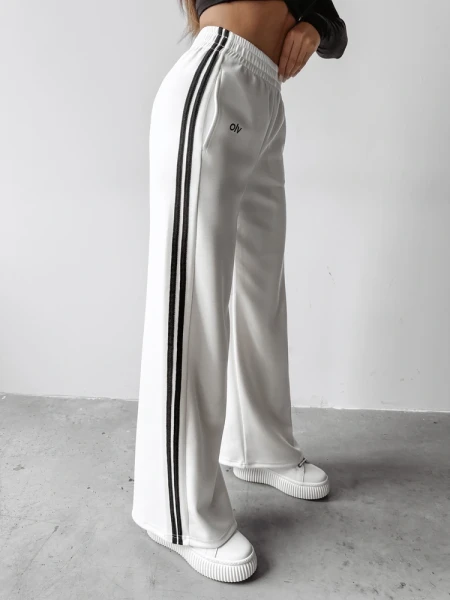 Spodnie damskie OLAVOGA DELINE 2025 ecru - maWer Fashion