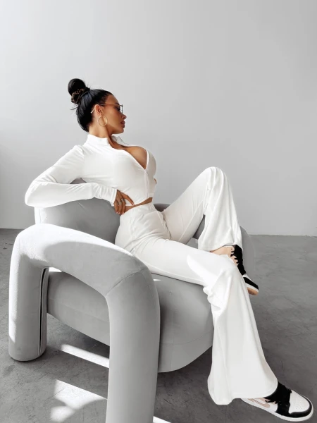 Komplet damski OLAVOGA PRIMROSE 2025 ecru - maWer Fashion