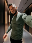 Longsleeve bluzka męska OLAVOGA MIRE 2026 olivka - maWer Fashion