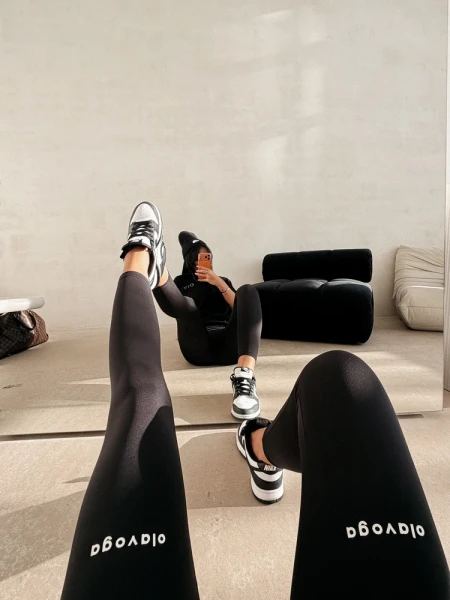 Legginsy damskie OLAVOGA TACTILE 2026 czarne - maWer Fashion