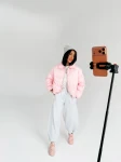 Kurtka damska OLAVOGA YUE SPRING 2026 róż - maWer Fashion