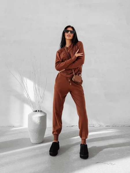 Komplet damski OLAVOGA BOSSIE 2025 jasny brąz - maWer Fashion
