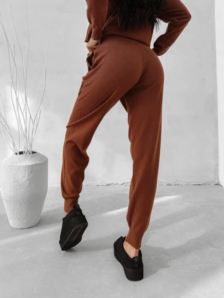 Komplet damski OLAVOGA BOSSIE 2025 jasny brąz - maWer Fashion