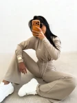 Komplet damski OLAVOGA ASHWAY 2026 beż - maWer Fashion