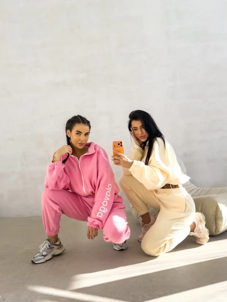 Komplet damski OLAVOGA COZIER 2026 kremowy - maWer Fashion