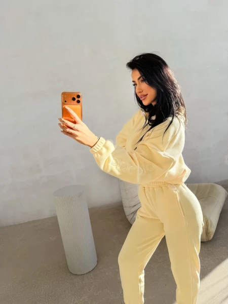 Komplet damski OLAVOGA COZIER 2026 kremowy - maWer Fashion