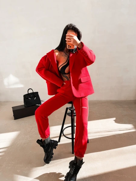 Marynarka damska OLAVOGA REFINE 2026 czerwona - maWer Fashion