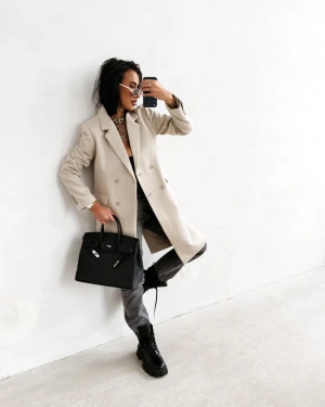 Płaszcz damski OLAVOGA FONAJ 2026 beż