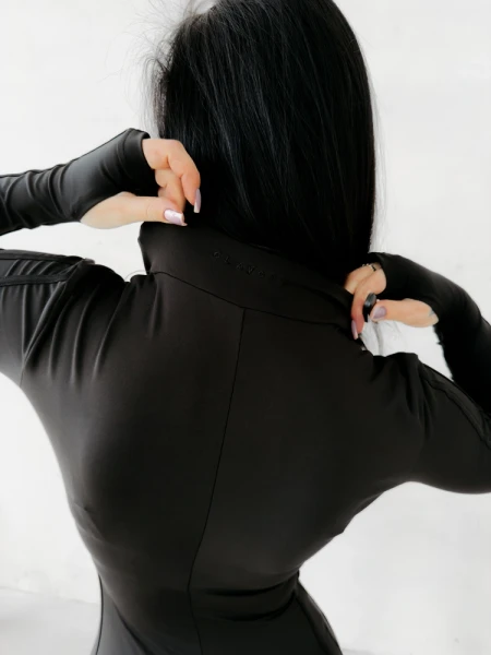 Kombinezon damski OLAVOGA NATIA 2026 czarny - maWer Fashion