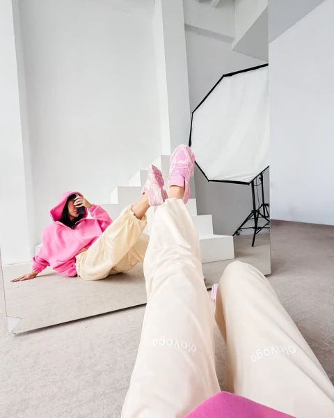 Spodnie damskie OLAVOGA NEST 2026 kremowe - maWer Fashion