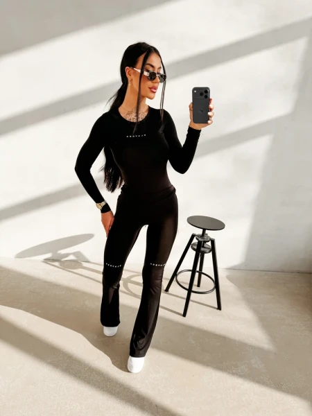 komplet UNWIND 959.webpKomplet damski OLAVOGA UNWIND 2026 czarny - maWer Fashion