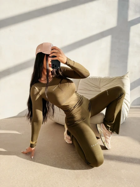 Komplet damski OLAVOGA UNWIND 2026 khaki - maWer Fashion