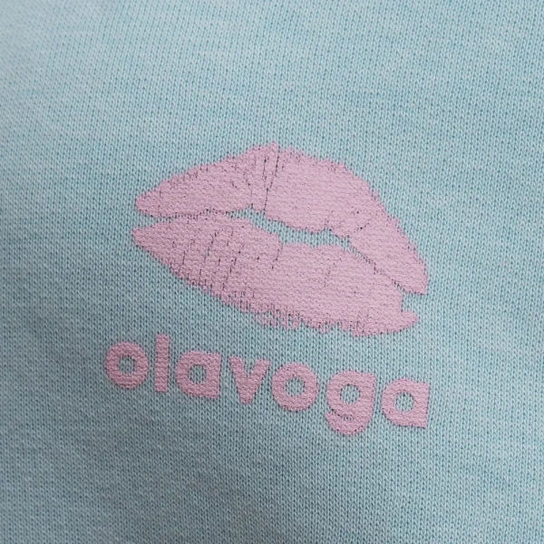Bluza damska OLAVOGA LUCKY MINDSET 2026 jasny niebieski - maWer Fashion