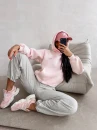 Bluza damska OLAVOGA LUCKY MINDSET 2026 jasny róż  - maWer Fashion