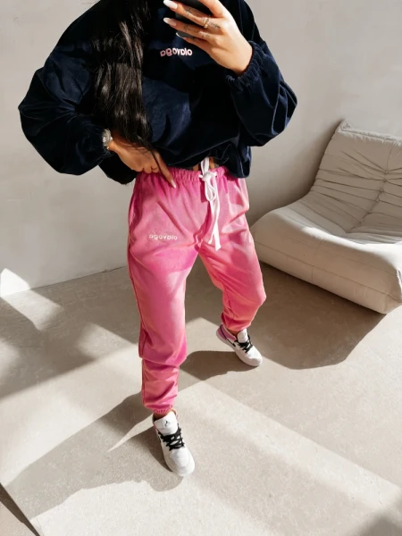 Spodnie damskie OLAVOGA RIBO 2026 pudrowy róż - maWer Fashion