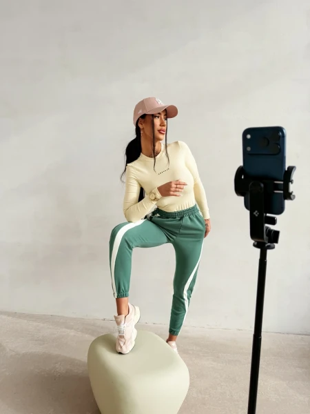 Spodnie damskie OLAVOGA FIKOR 2026 zielone - maWer Fashion
