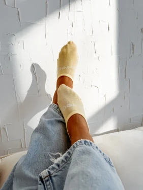  Skarpetki stopki damskie OLAVOGA WOMAN SOCKS 2026 żółte
