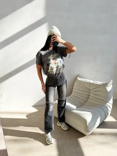 T-shirt damski OLAVOGA EARNED 2026 grafit - maWer Fashion