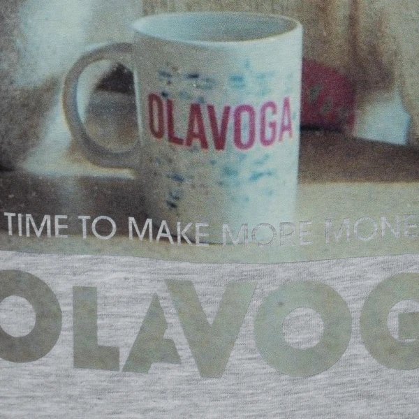 T-shirt damski OLAVOGA EARNED 2026 szary - maWer Fashion