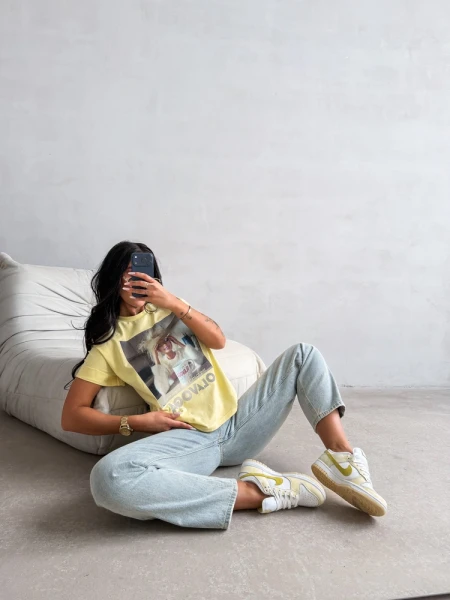 T-shirt damski OLAVOGA EARNED 2026 żółty - maWer Fashion