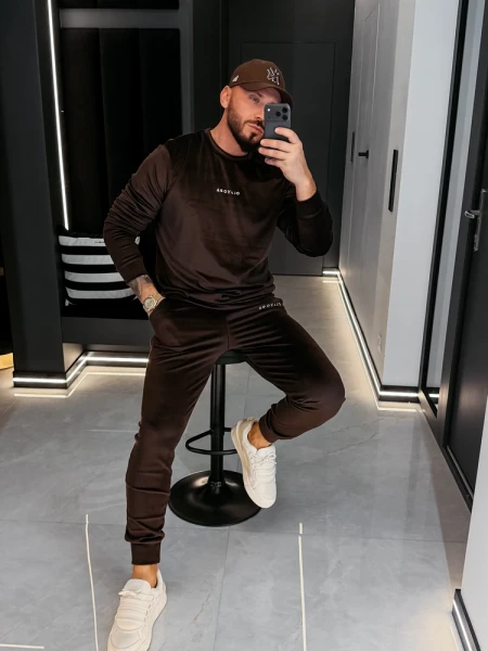 Welurowy komplet męski OLAVOGA LEGACY 2026 brąz - maWer Fashion