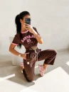 T-shirt damski OLAVOGA ZELVORA 2026 brąz - maWer Fashion