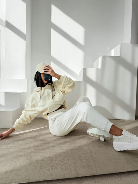Bluza damska OLAVOGA APERIO 2026 ecru - maWer Fashion