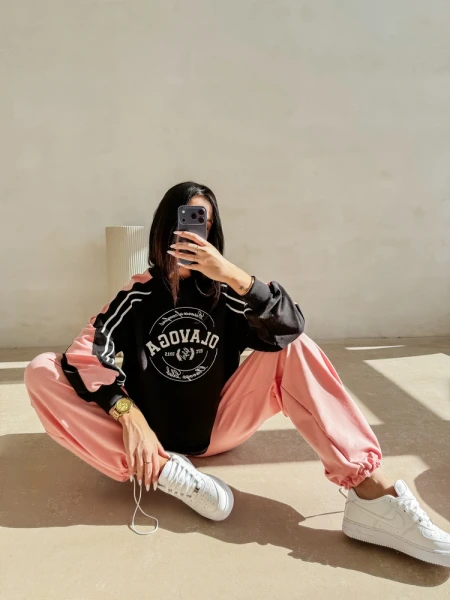 Bluza damska OLAVOGA DELORA 2026 czarna koral róż - maWer Fashion