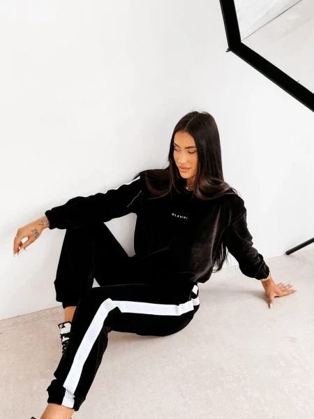 Welurowy komplet damski OLAVOGA NOELLE 2026 czarny - maWer Fashion