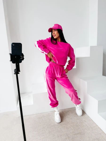 Welurowy komplet damski OLAVOGA NOELLE 2026 fuksja - maWer Fashion