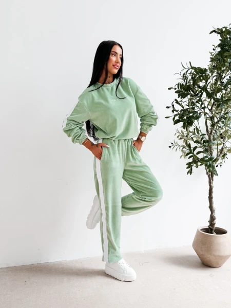 Welurowy komplet damski OLAVOGA NOELLE 2026 matcha - maWer Fashion
