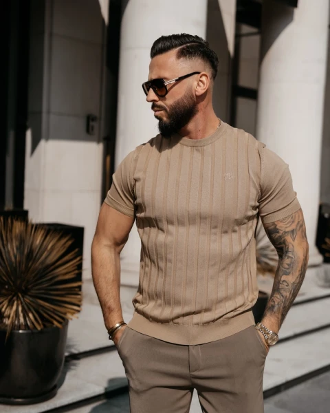 T-shirt męski OLAVOGA XAE 2026 camel - maWer Fashion