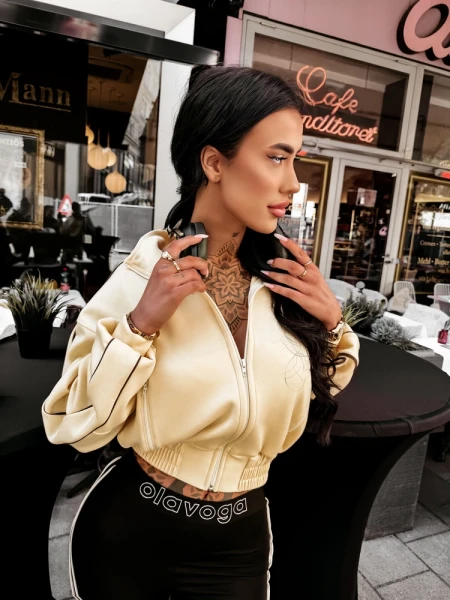 Bluza damska OLAVOGA ROSEA 2026 żółta - maWer Fashion