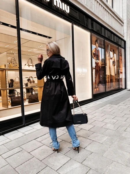 Płaszcz damski OLAVOGA ZYRO 2026 czarny - maWer Fashion